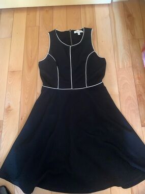 Monteau Fit & Flare Skater Pleated Mini Sleeveless Black Dress White Accent